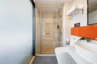 Yiduo Hotel (Qinzhou Nanzhu Avenue Niannianfeng Plaza) - parking