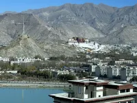 Lhasa  Liuwu Wanda  Atour Hotel - con vista montagne