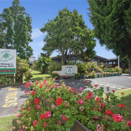 Grange Motel Отели рядом с достопримечательностью «Корнвол Парк»