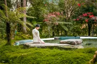 HongYa Minjiang Donghu Wawu Mountain Hot Spring Resort Hotel
