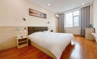 Huayi selected chain hotel (Laiyang high speed railway station store)