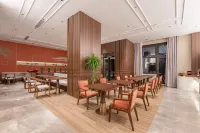 Haining Yanguan Maison New Century Resort Hotel