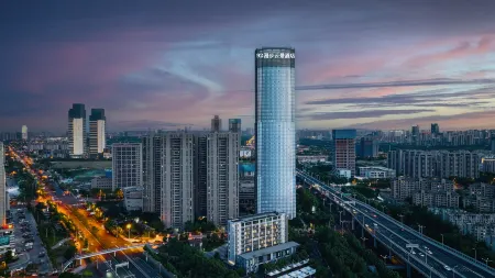 NATO.Walking in the Clouds    Hotel Отели рядом с достопримечательностью «Mingjiao Temple»