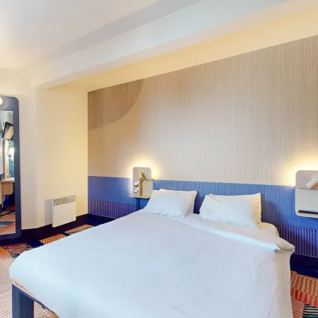 B&B Hôtel Nantes Centre Отели рядом с достопримечательностью «Иль-де-Версаль»