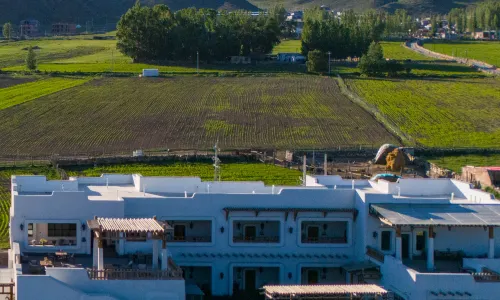 Trip.com Group Country Retreats  (Ah He Road Joint Resort)