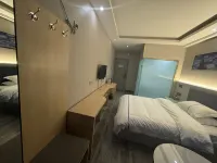 Jindu Hotel Hotele w: Bachu