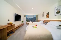 See Qingshan Guest House (Xijiang Qianhu Miao Village Dongyin Observation Platform Store)