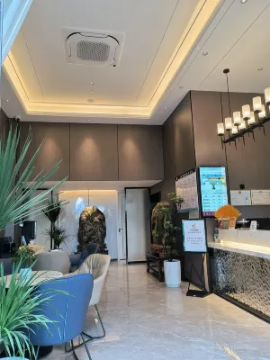 Zhaotong Yunshangyun Light Luxury Hotel (Fada Plaza)