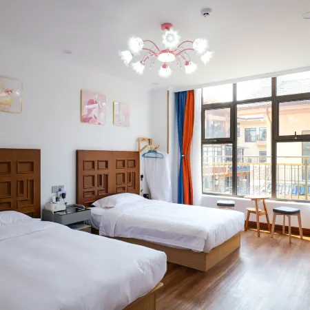 Changbai Mountain Orange Inn (Changbai Mountain West Scenic Spot Tourist Service Center Branch)