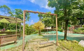 Qingyuan Shiwai Hot Spring Resort