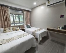 Hong Kong New Style Guest House (Mong Kok MTR Station Exit E1)
