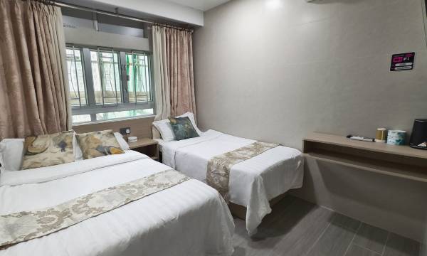 Hong Kong New Style Guest House (Mong Kok MTR Station Exit E1)