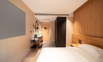 Shanghai Captain No. 5 Youth Hotel (West Suburb Bailian Branch of Shanghai Hongqiao Airport)