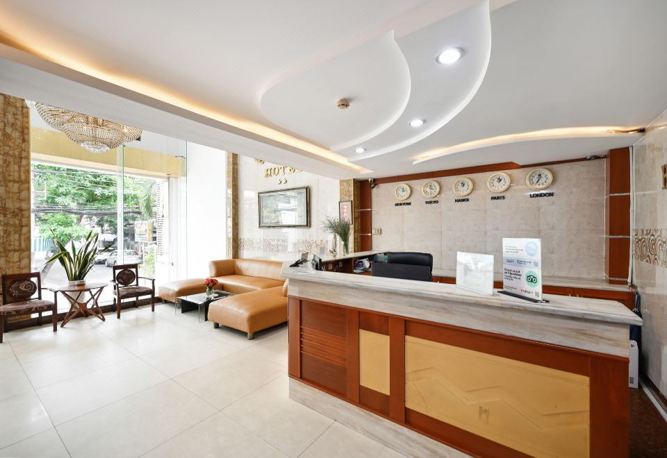 퀸 호텔 사이공 에어포트 로비