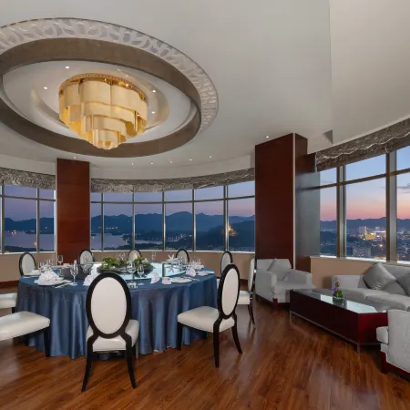 Zhejiang Grand Hotel Отели рядом с достопримечательностью «Площадь Улинь»
