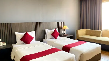 Merapi Merbabu Hotels Bekasi Отели в г. Rawalumbu