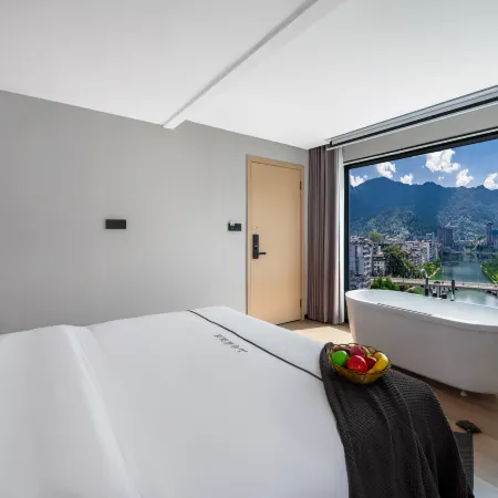 Shanyu City · Panoramic Intelligent Audio-visual Hotel (Guilin Longsheng Bus Station Store