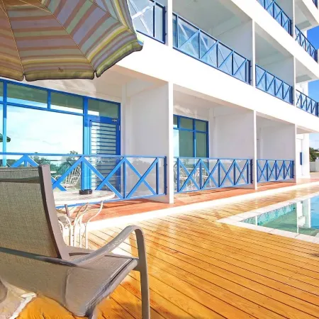 Bay Villa Hall