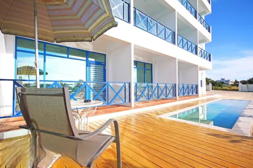 Bay Villa Hall