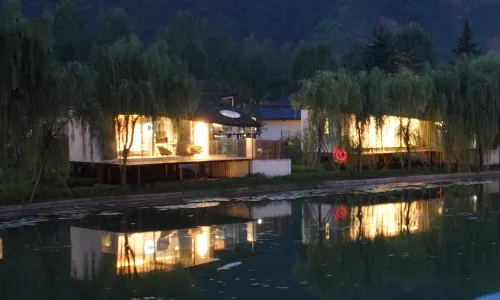 Trip.com Group Country Retreats (Dihua Earth-house Joint Resort)