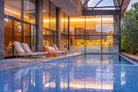 GARDEN TERRACE FUKUOKA HOTELS&RESORTS - Pools