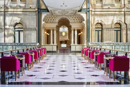 The Fullerton Hotel Sydney Отели рядом с достопримечательностью «Cliftons Sydney»