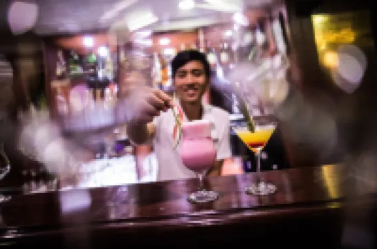 巴亞下龍遊輪 團洲住宿飯店