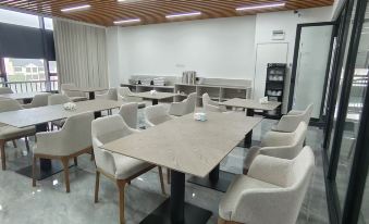 Jiande Golden Lemon Hotel
