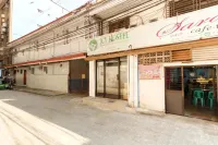 RedDoorz near OWWA Pasay Hotels in Pasay City