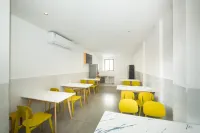 Luzhou Wuduo Lijin Hotel (Luzhou High-Speed Rail Station Southwest Trade City)