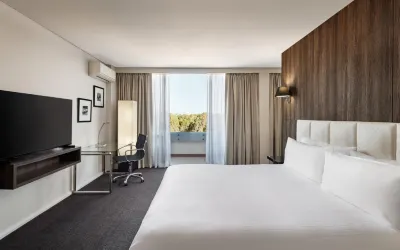 Holiday Inn Warwick Farm Hotels in Villawood