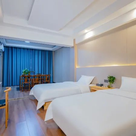 Yilong Ruiyun Hotel (Tongren Railway Station Store)