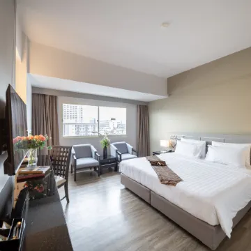 New Season Hotel