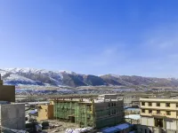 Qianqian Mango Tree Hotel (Aba Second Branch) - Mountain view