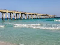 Navarre Beach Landing - 5 min walk to beach, amazing pool, close to pier