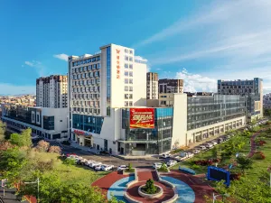 Vienna Hotel (Zhangzhou Jinfeng Industrial Park Business Center)