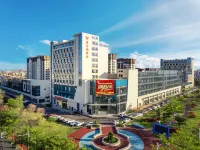 Vienna Hotel (Zhangzhou Jinfeng Industrial Park Business Center) Отели рядом с достопримечательностью «Китайский Женщин-Веллоу Фэй Фэй»