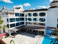 MengLaNanYaBayResortHotel - piscina
