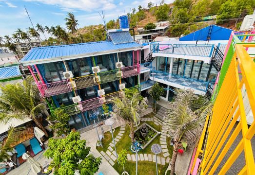 5. 레인보우 비치 ..