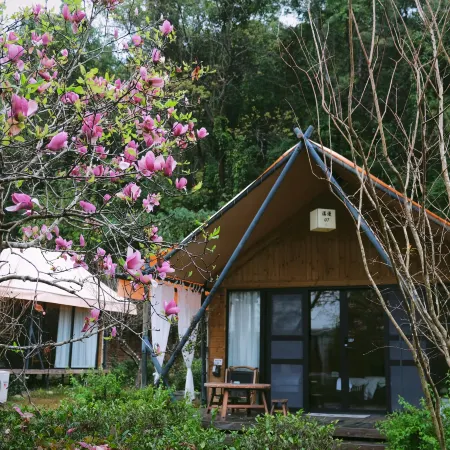 LUYINSANQIU GLAMPING RESORT