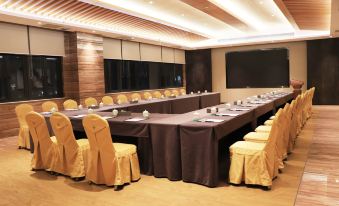 Yunfu Xinxing Xiangshun Junzhou Hotel