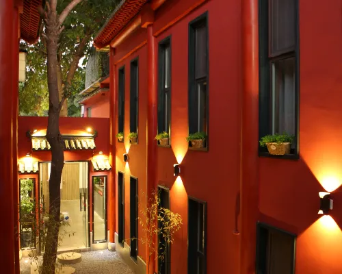 Youyou Light Luxury Hotel (Yonghe Palace Nanluoguxiang Branch) Hotels near ووداويينج هوتونغ