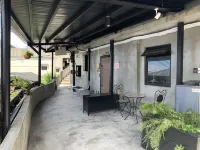 Twilight House Hotel a 