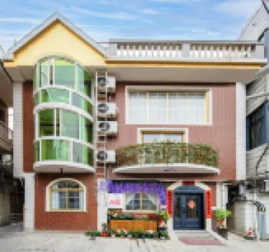 Liangqi Li She (Quanzhou West Street Kaiyuan Temple Store) Hotel berhampiran Menara Dongxi