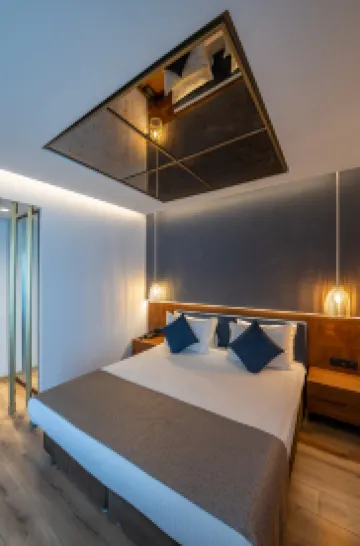 諾瓦星廣場水晶酒店