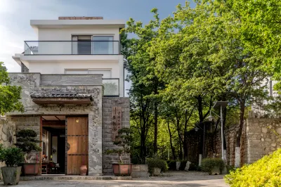 大理山水間五號院別墅花園度假飯店(大理古城店) 太和城遺址附近的飯店