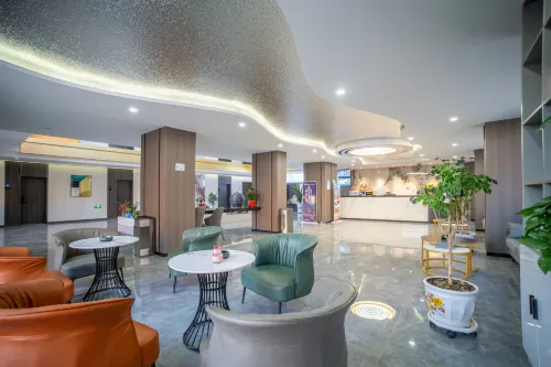 Qingfeng Xiaozhu Hotel