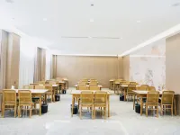 Xingyuan Hotel (Fangcheng County Wufu Avenue)