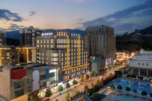 Baihetan Hotel Hotels in Huidong County