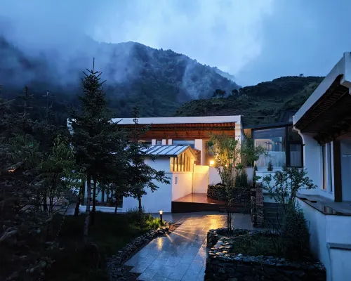 Gangshan Haihui Shan Residence Hotels in Hualong